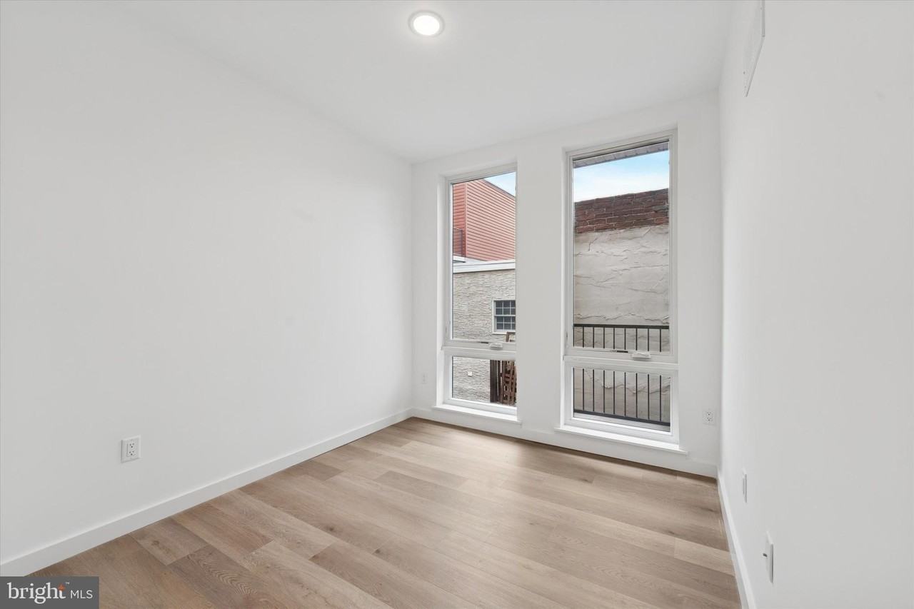 754 S 4th St #202 - Photo 4 of 10
