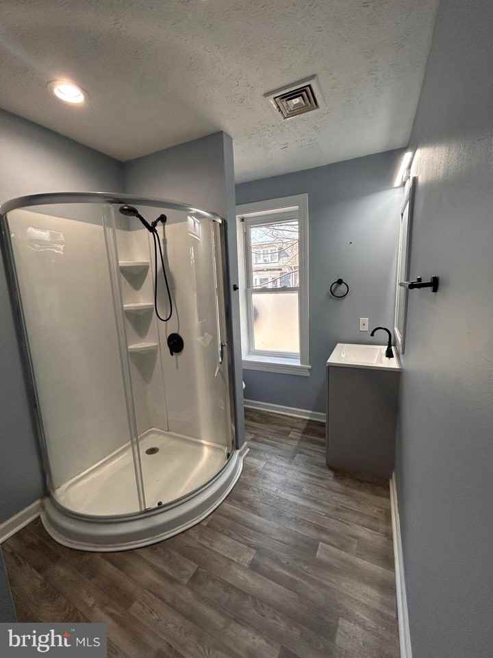 447 S George St - Photo 7 of 11