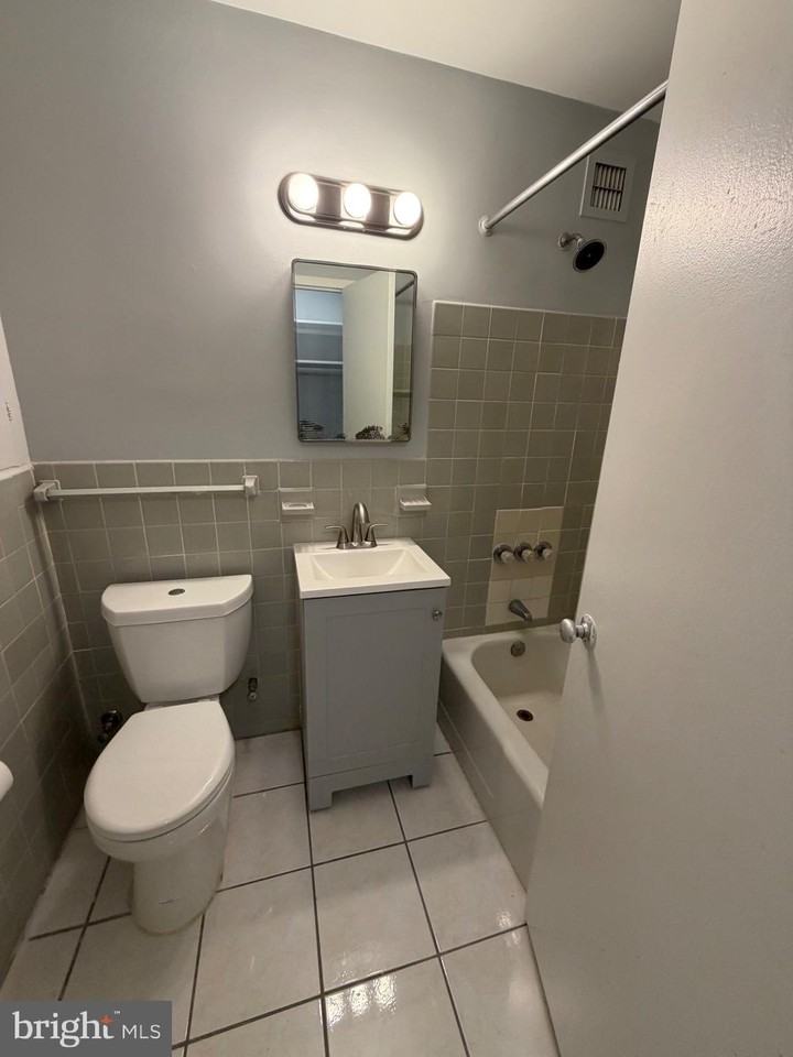 1021 Arlington Blvd #601 - Photo 6 of 19