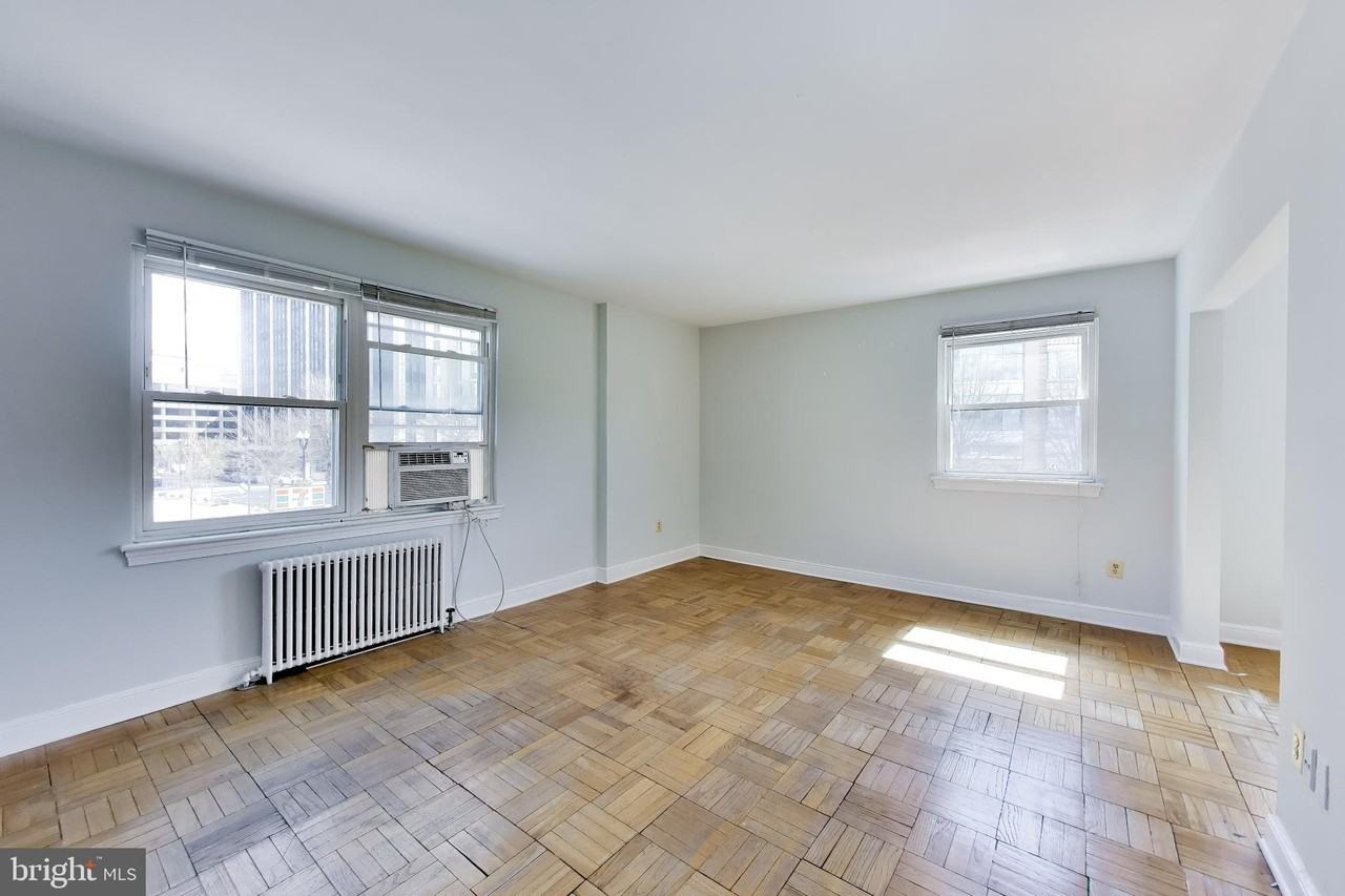 1720 N Quinn St Apt 201 - Photo 2 of 30