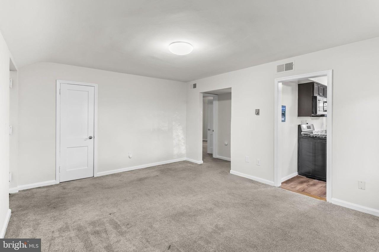 1404 12th St N Apt 23 - Photo 3 of 17