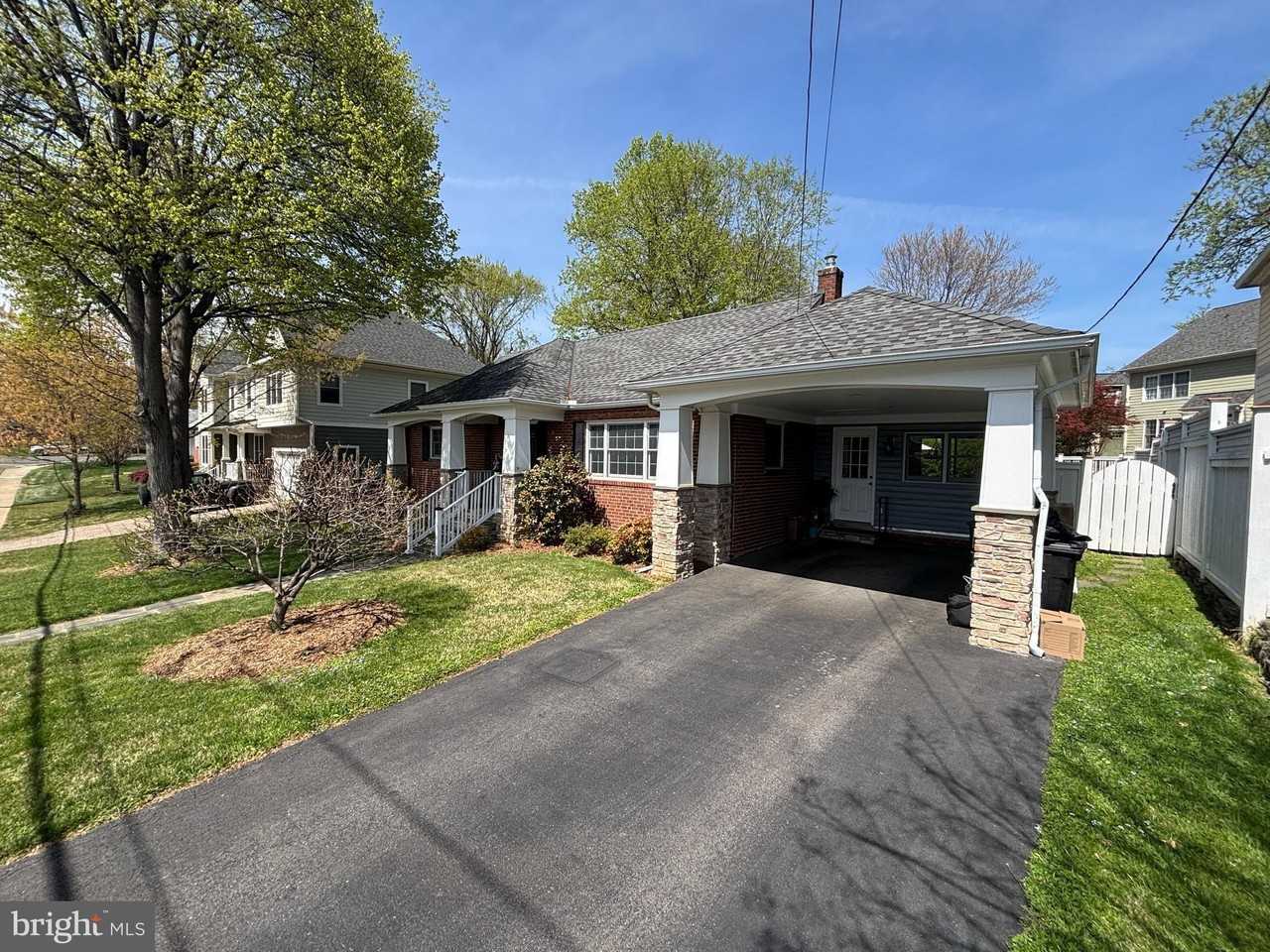 6413 29th St N - Photo 2 of 43