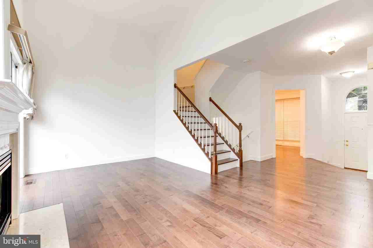 6021 Riddle Walk - Photo 6 of 35