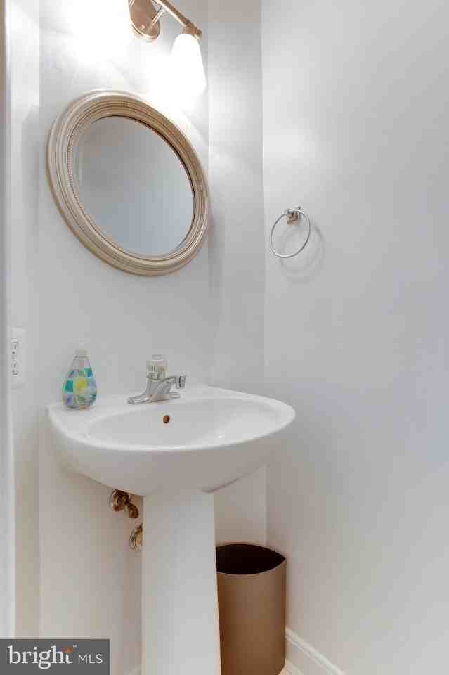 6021 Riddle Walk - Photo 7 of 35