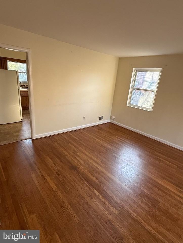 5390 Taney Ave - Photo 6 of 22