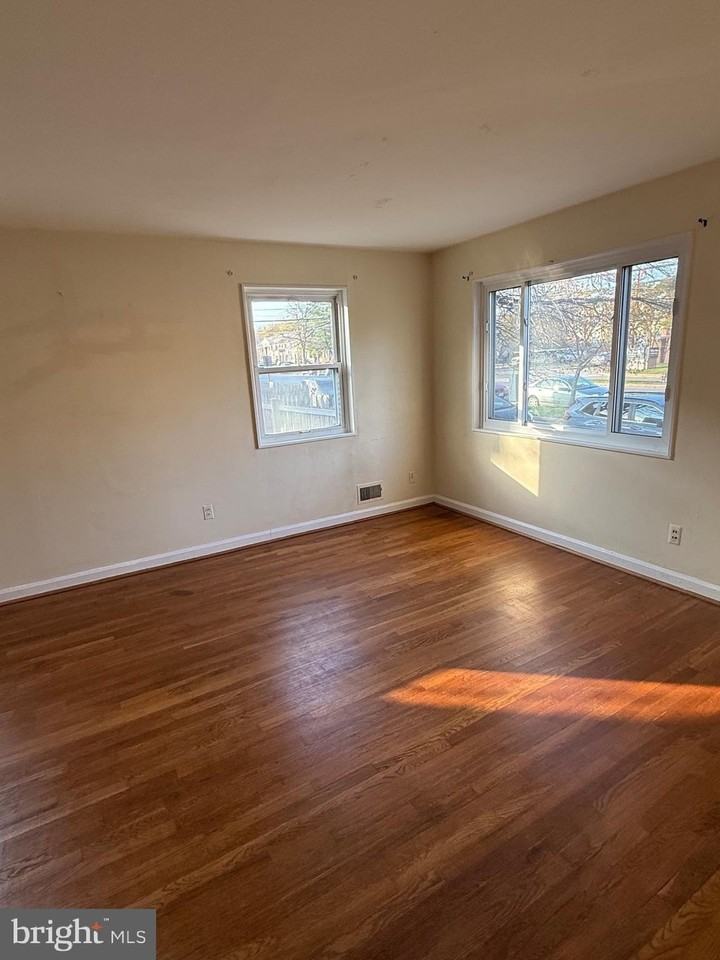 5390 Taney Ave - Photo 7 of 22