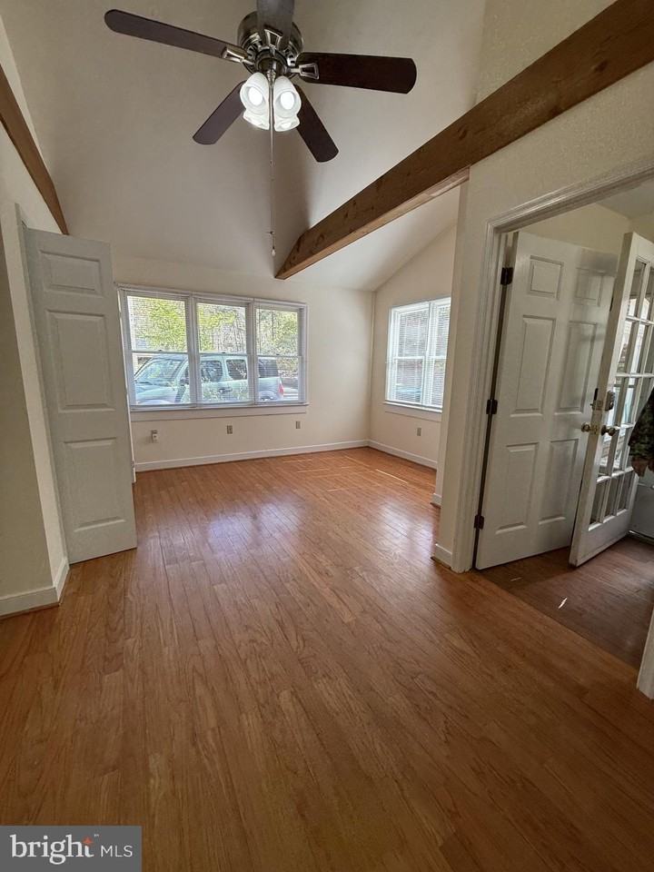 130 Springwood Dr - Photo 3 of 22