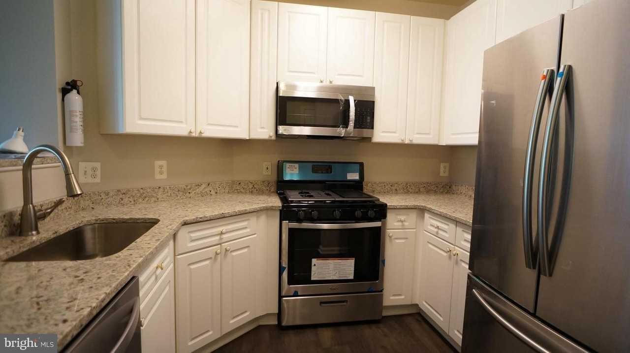 8183 Carnegie Hall Ct #306 - Photo 6 of 30