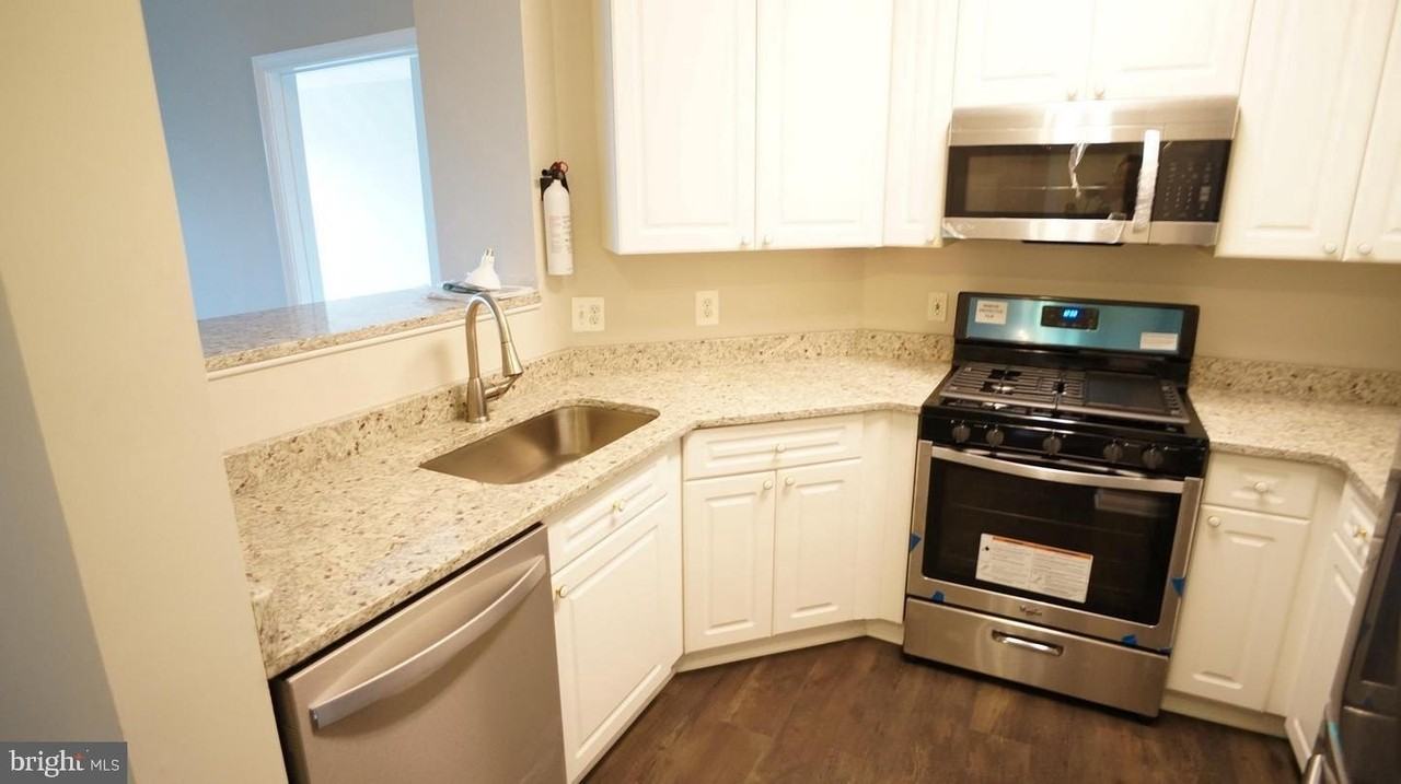 8183 Carnegie Hall Ct #306 - Photo 7 of 30