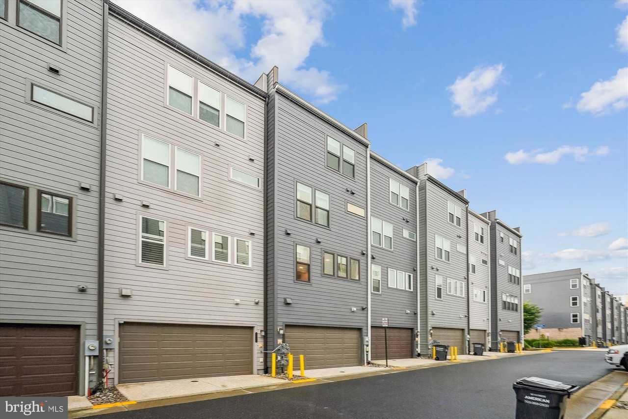 13358 Sherwood Park Ln - Photo 6 of 50