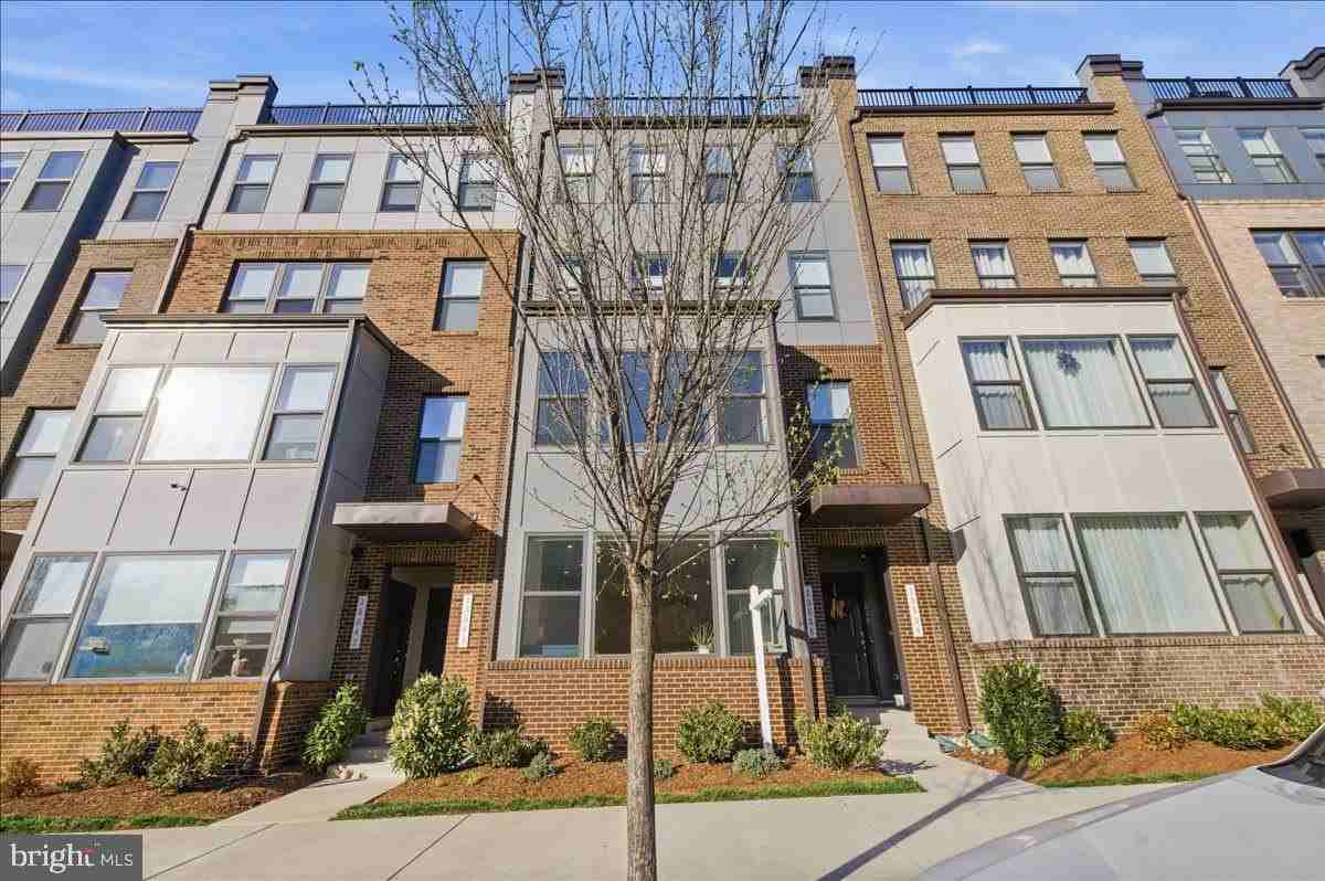 13538 Sayward Blvd #109 - Photo 2 of 34