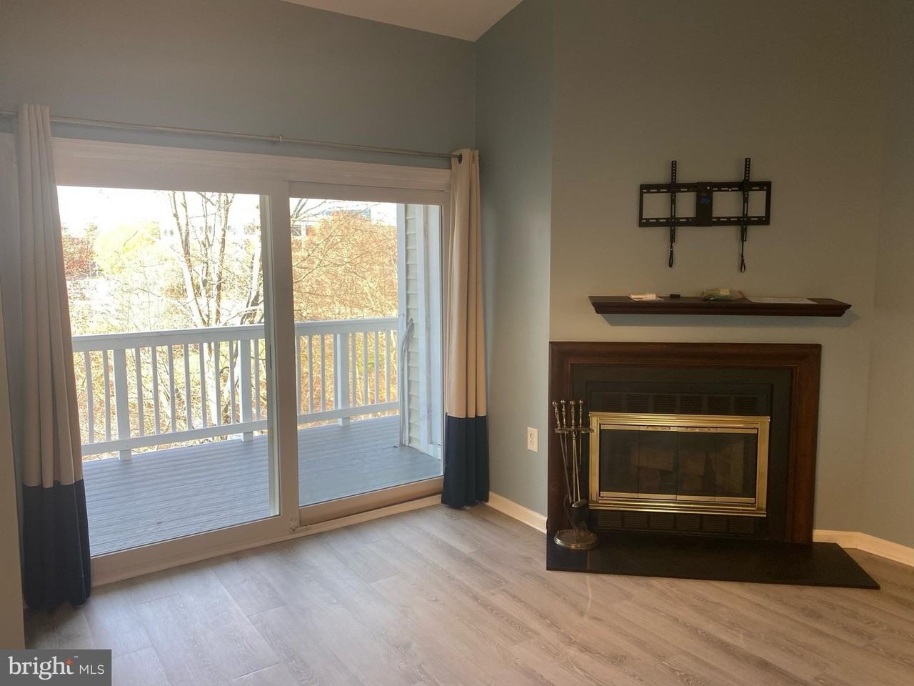 2940 Yarling Ct - Photo 2 of 8