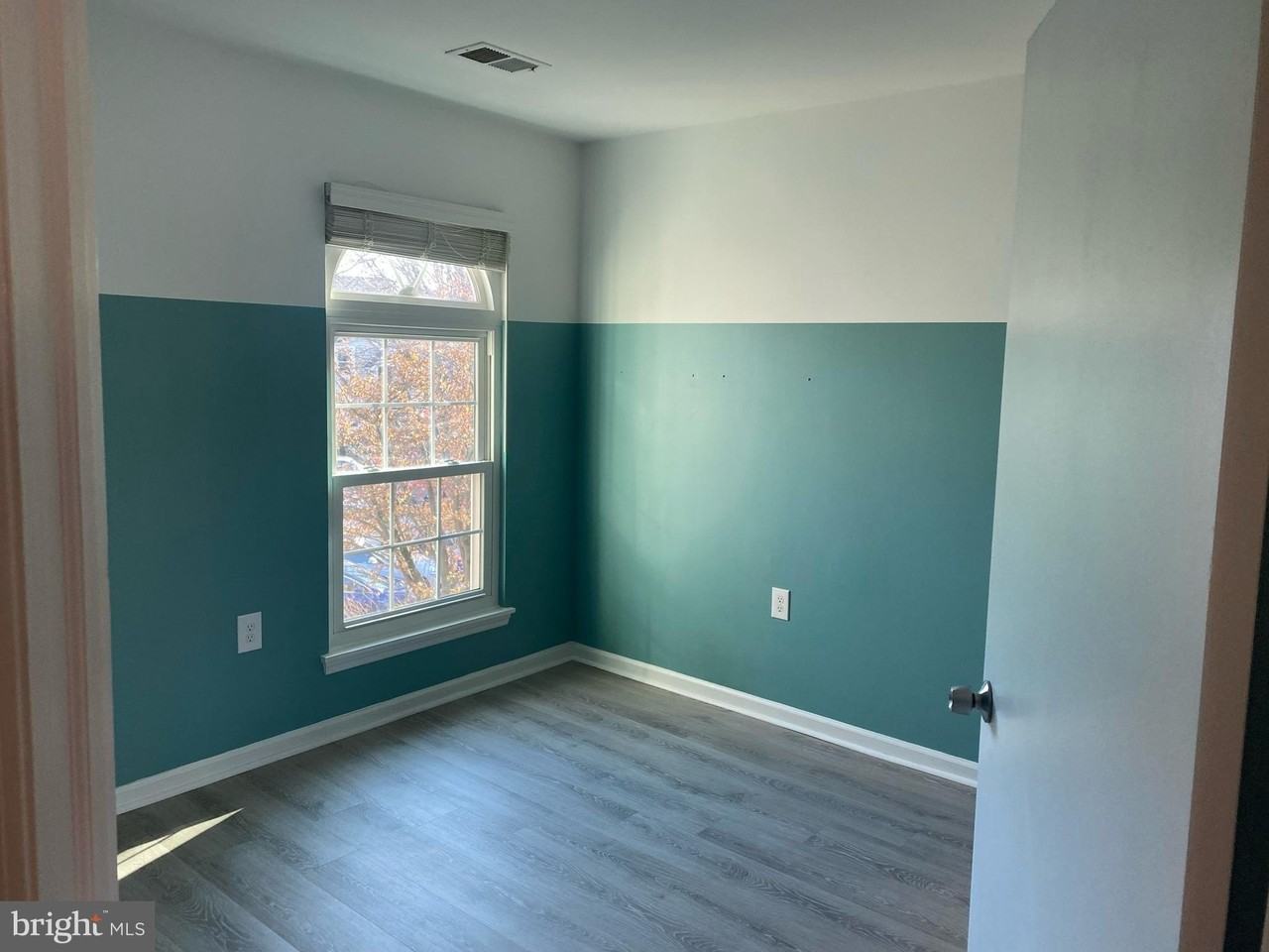 2940 Yarling Ct - Photo 5 of 8