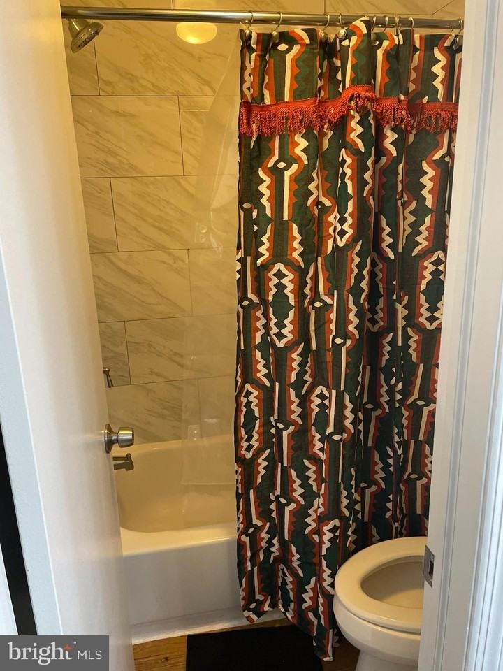 2940 Yarling Ct - Photo 6 of 8