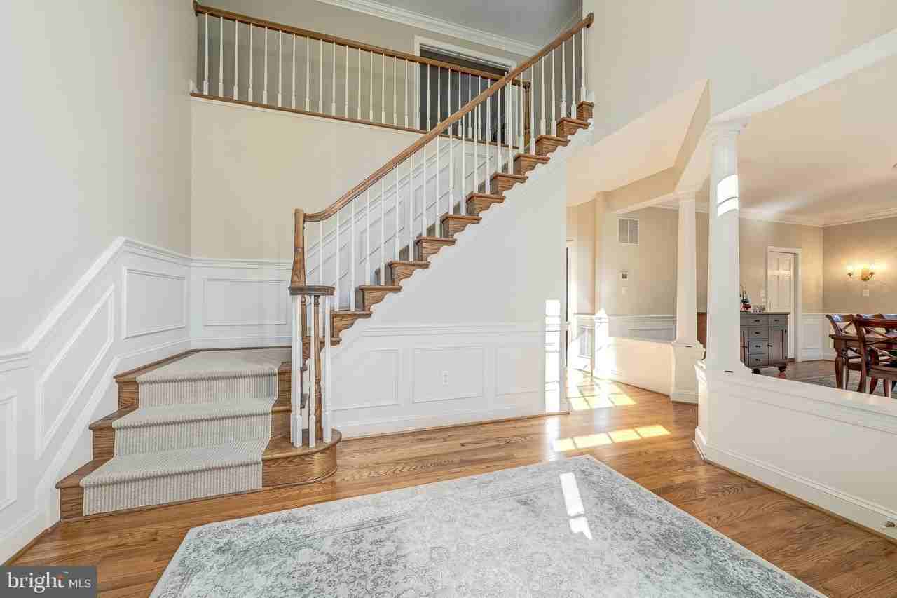 1854 Valley Wood Rd - Photo 4 of 50