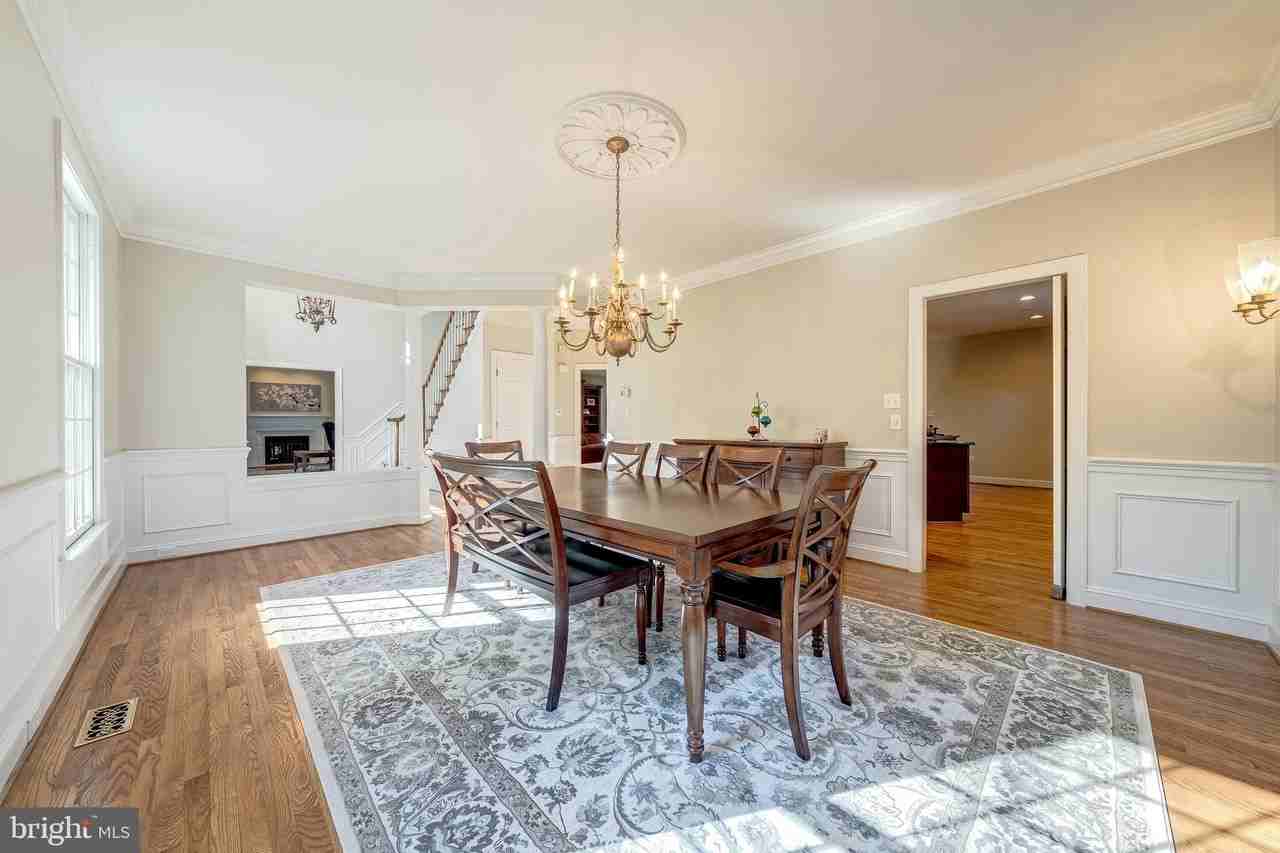 1854 Valley Wood Rd - Photo 7 of 50