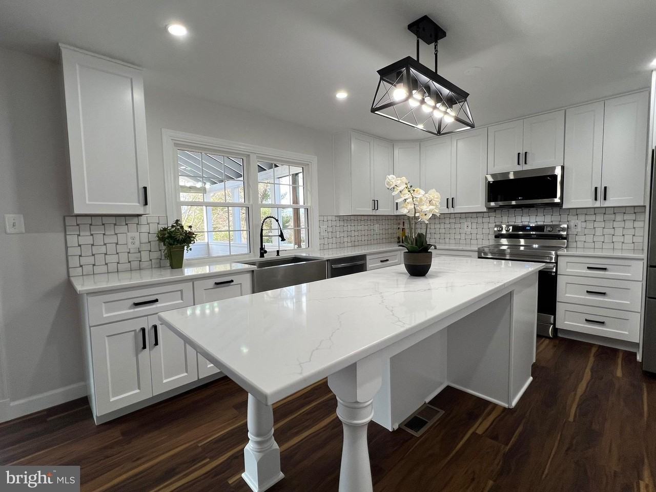 9753 Moor Green Dr - Photo 3 of 50