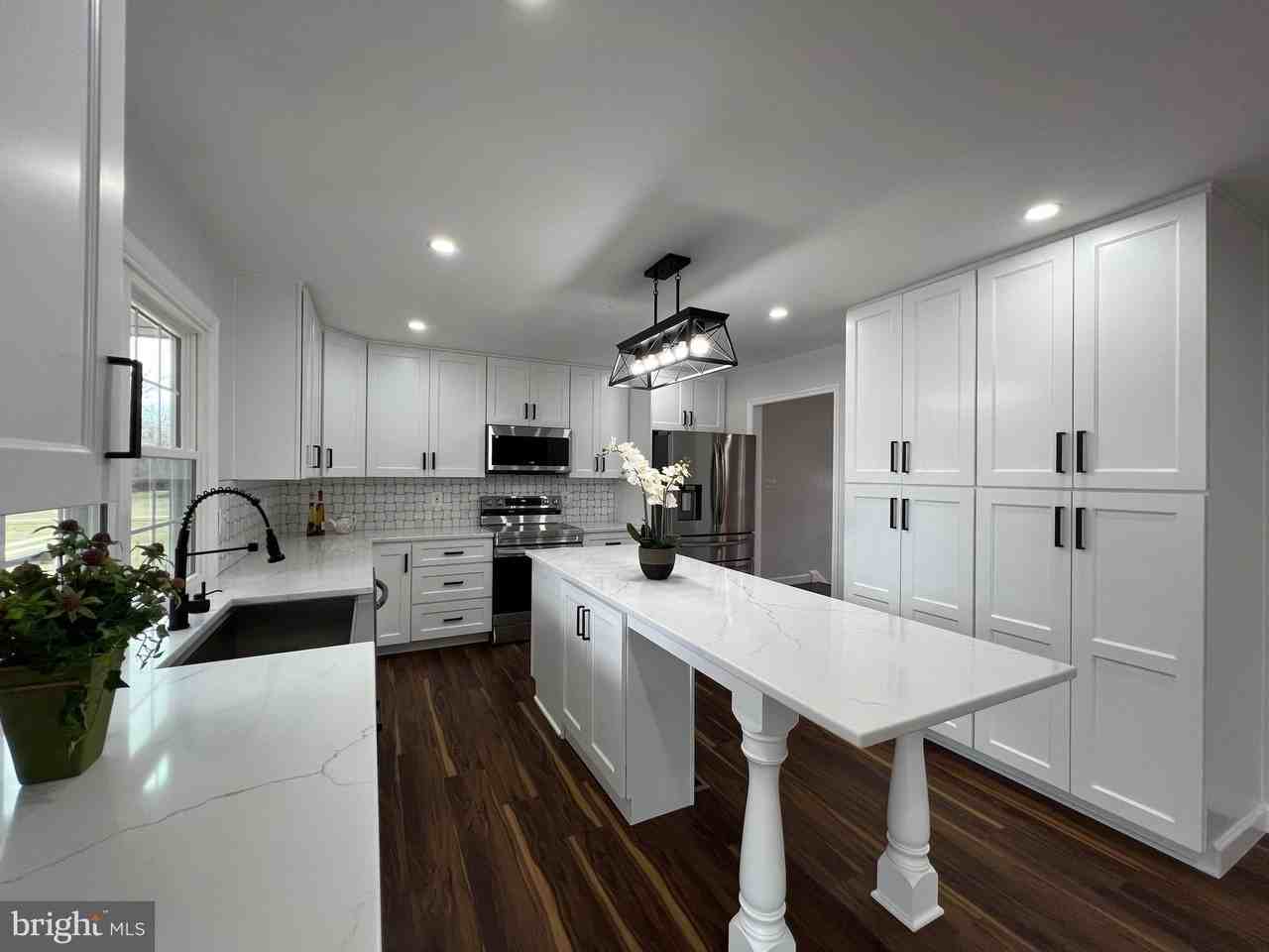 9753 Moor Green Dr - Photo 5 of 50