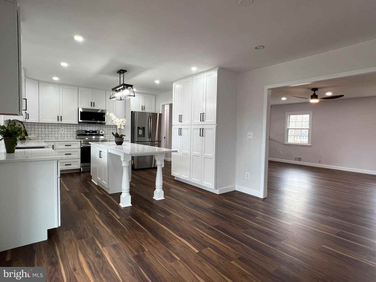 9753 Moor Green Dr - Photo 6 of 50