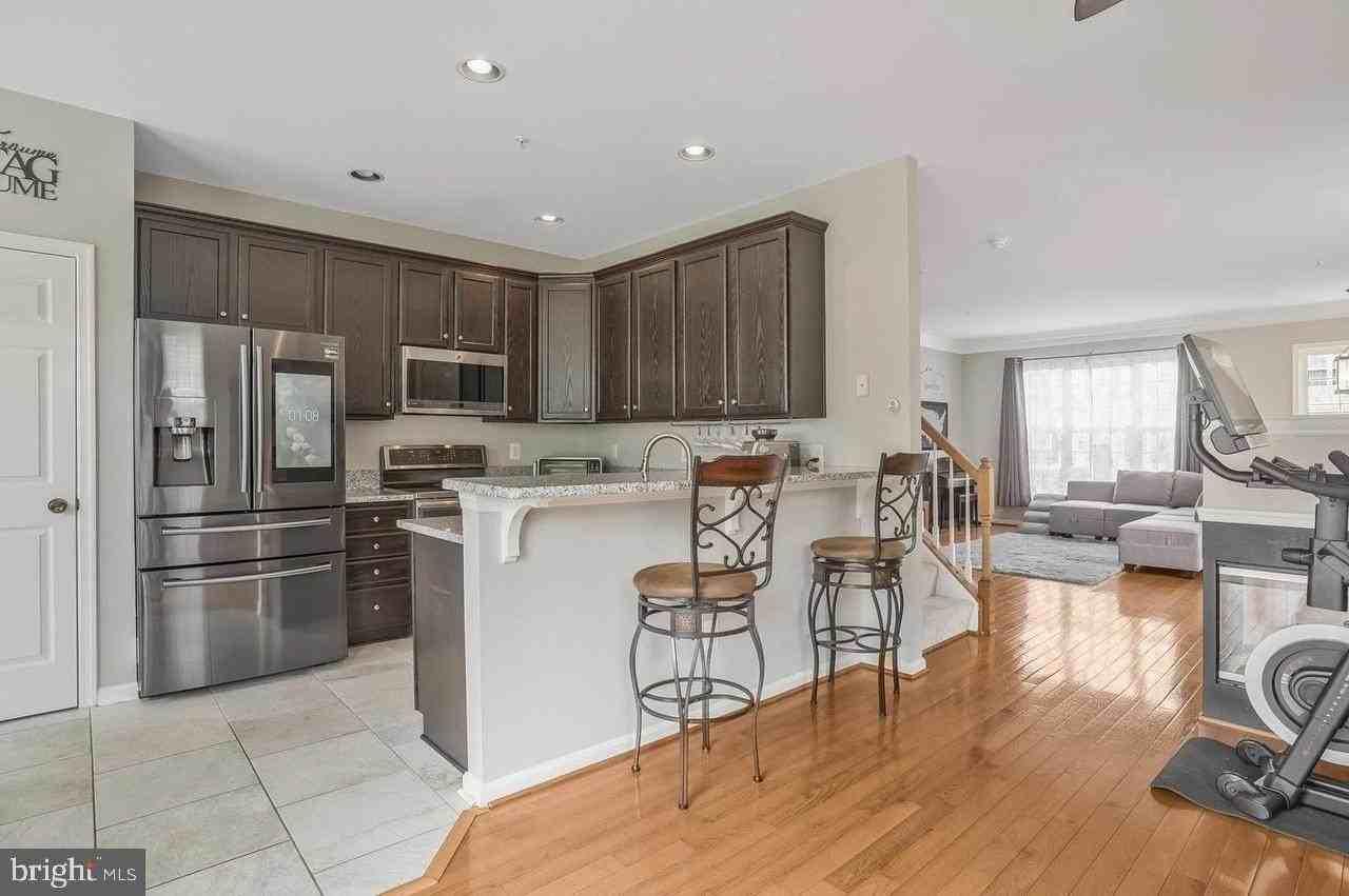 8110 Cerromar Way - Photo 5 of 10