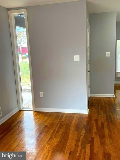 12706 Torrington St - Photo 4 of 38