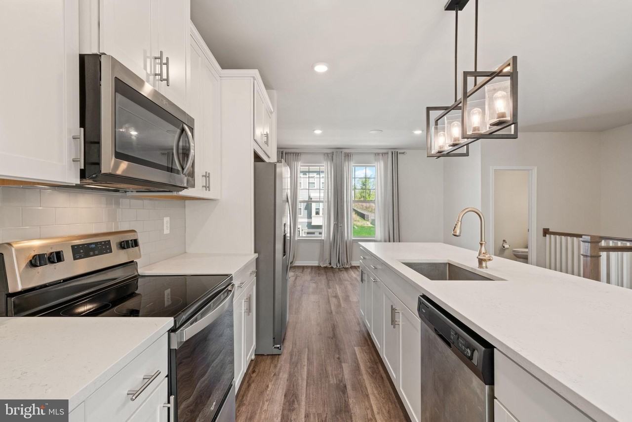 1211 Creek Bank Dr - Photo 6 of 44