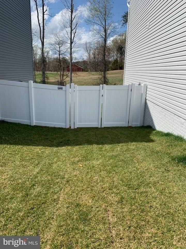 444 Old Potomac Church Rd - Photo 4 of 6