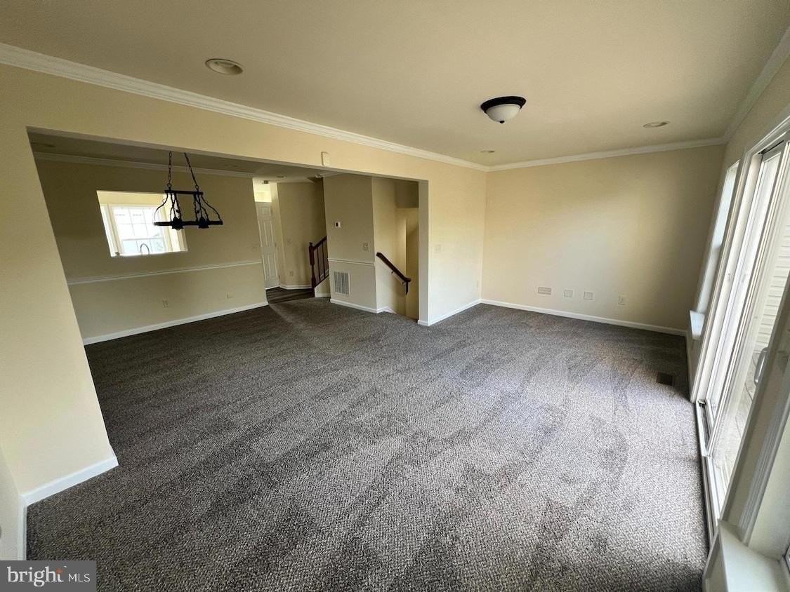 705 PRENTISS Parkway - Photo 3 of 15