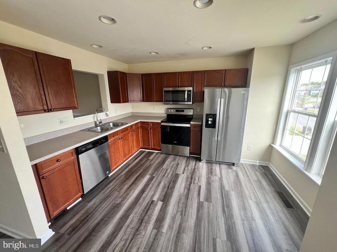 705 PRENTISS Parkway - Photo 5 of 15