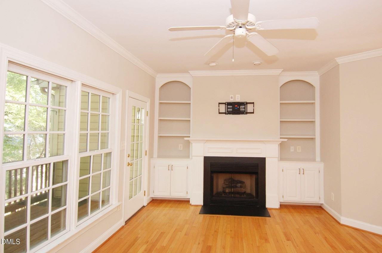 1327 Cameron View Ct - Photo 5 of 16