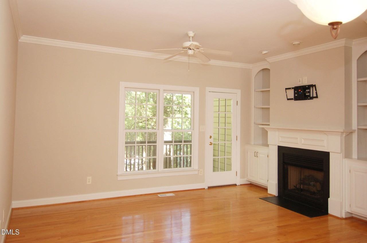 1327 Cameron View Ct - Photo 6 of 16