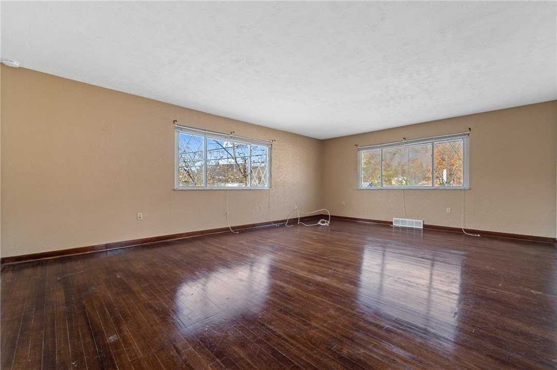 1001 5th St - Photo 5 of 24