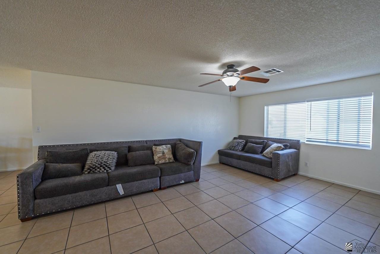 2907 W 29th Ln - Photo 3 of 17