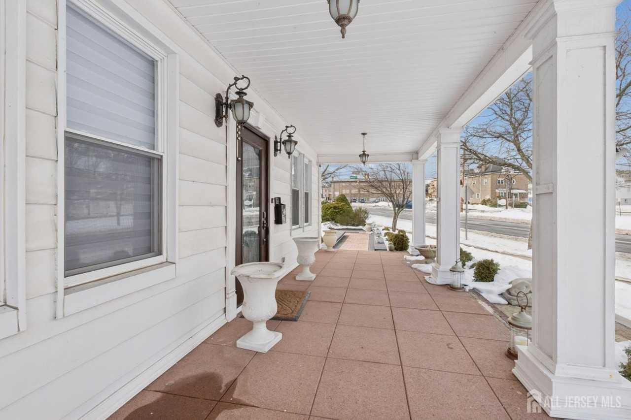 415 Main St - Photo 2 of 30