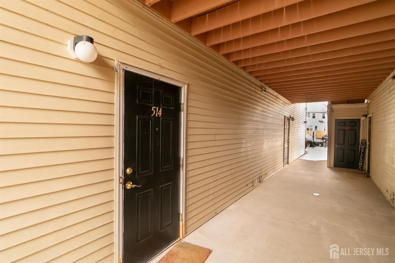 514 Coppola Dr - Photo 3 of 25