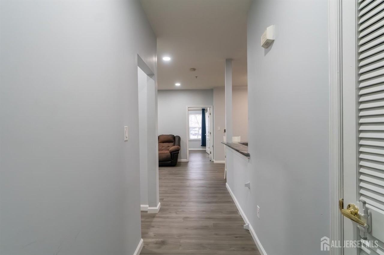 514 Coppola Dr - Photo 4 of 25