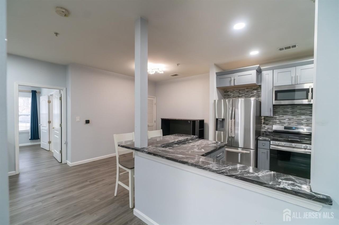 514 Coppola Dr - Photo 5 of 25