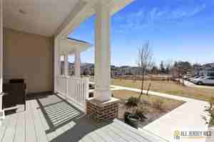 featured image of 1 Lafayette Way