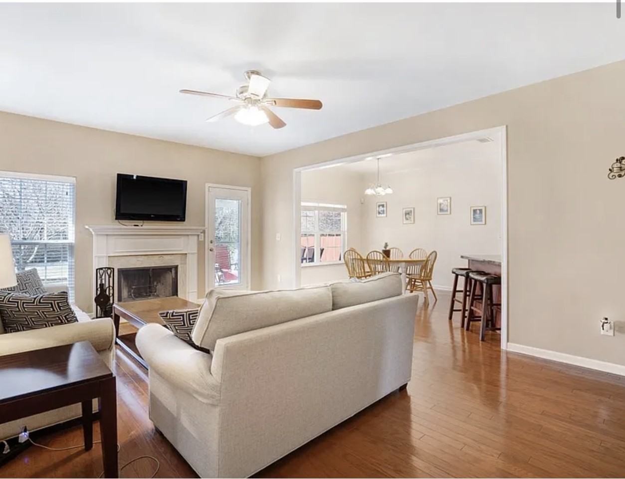 4078 Locerbie Cir #1 - Photo 4 of 36