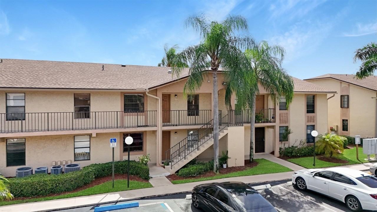 9466 Boca Cove Cir #315 - Photo 3 of 21