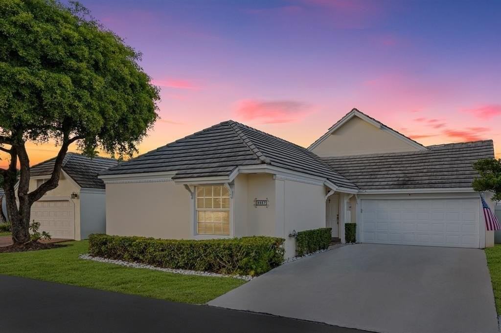 9937 Nw 47th Ter - Photo 2 of 50