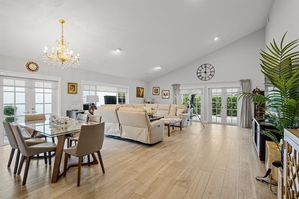 9937 Nw 47th Ter - Photo 7 of 50