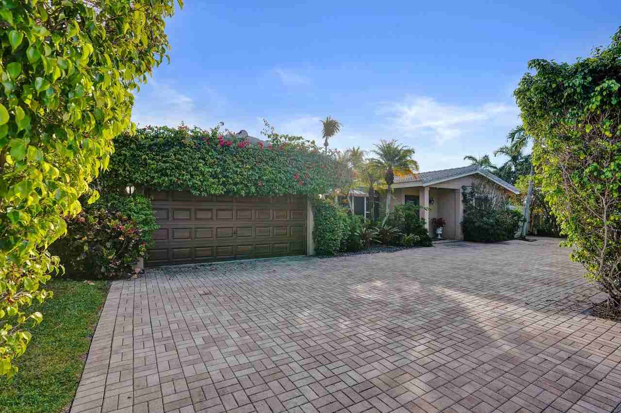 7050 Ne 7th Ave - Photo 5 of 25