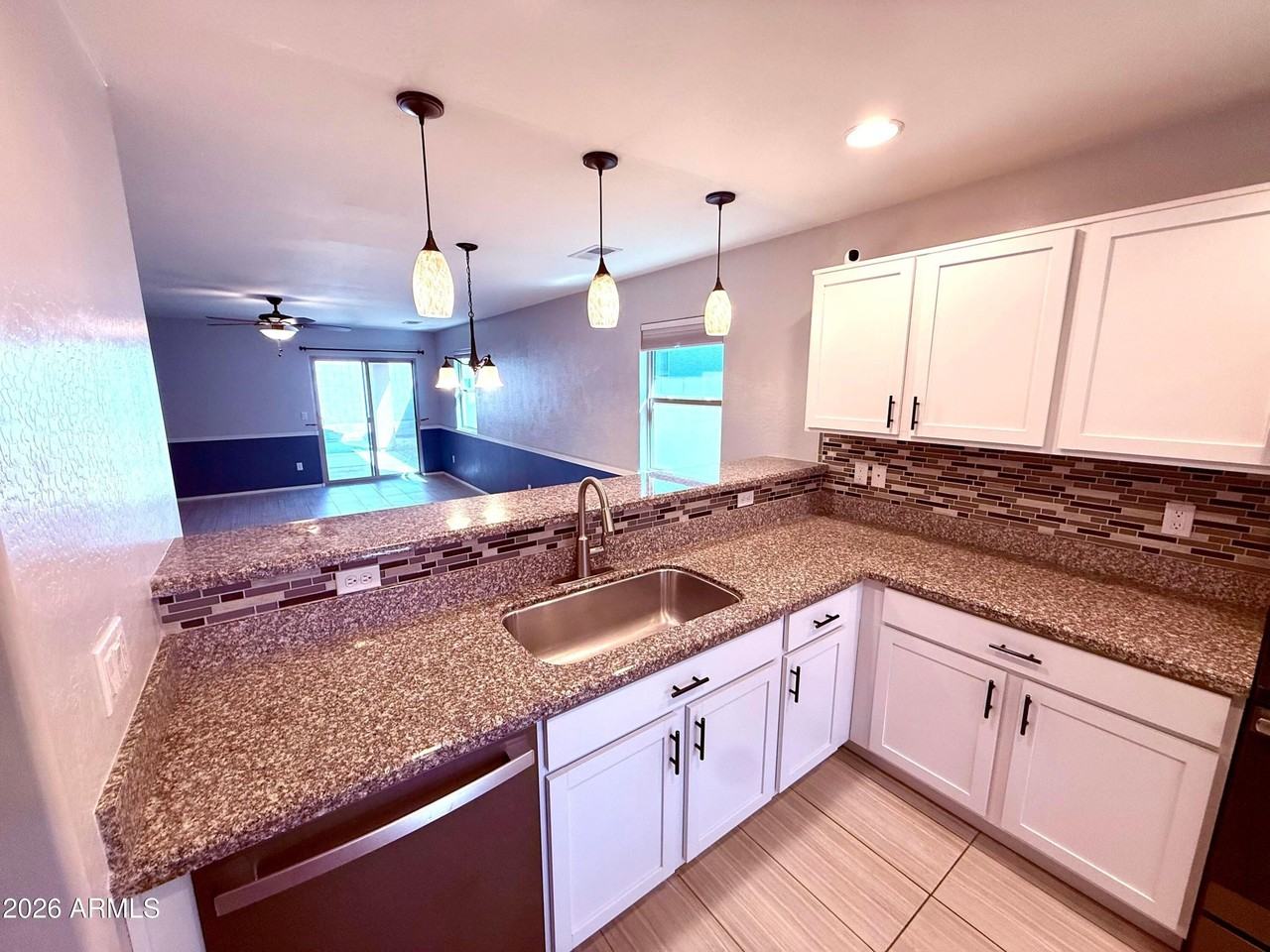 1884 W Expressman St - Photo 3 of 28