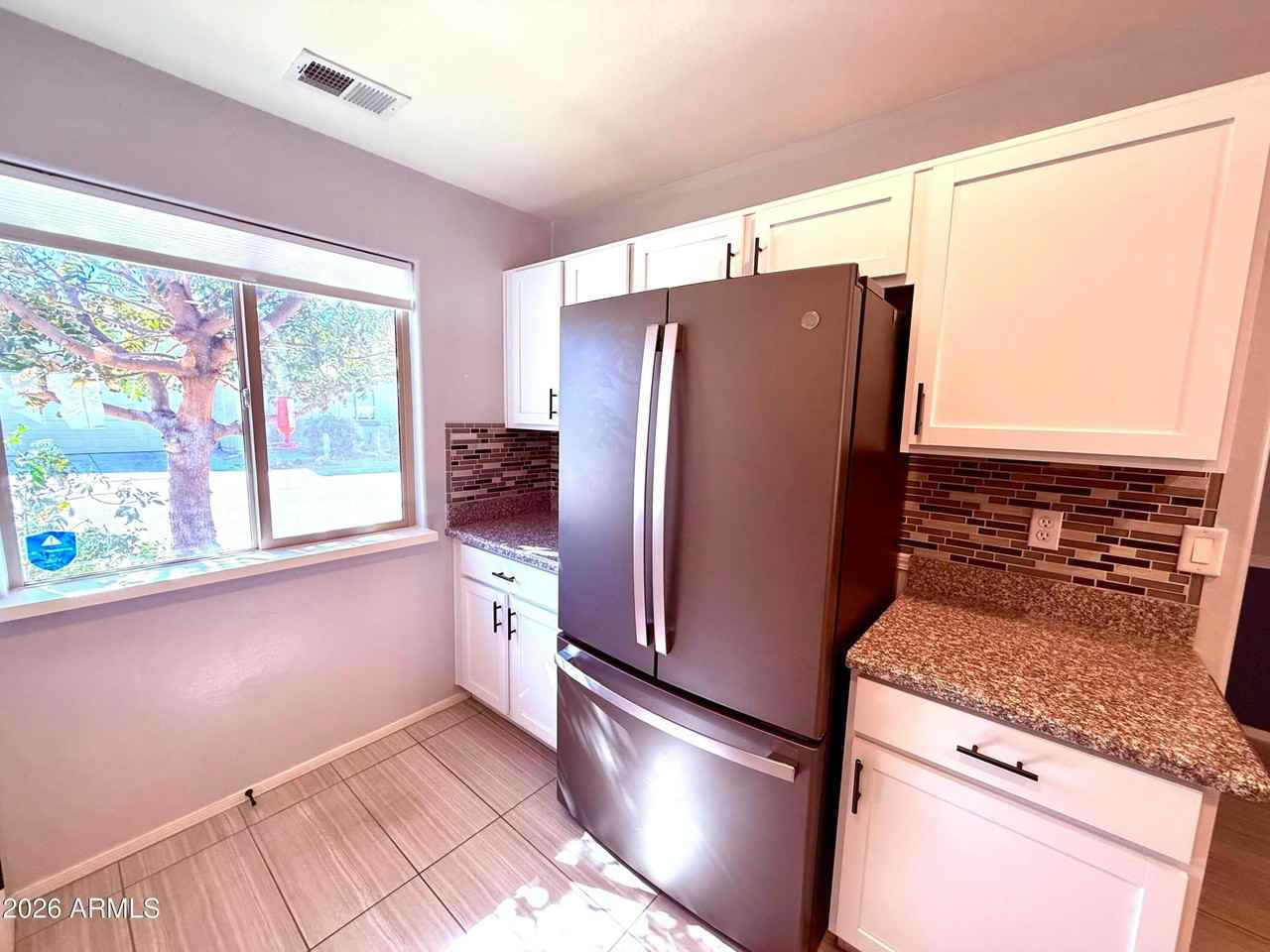 1884 W Expressman St - Photo 4 of 28