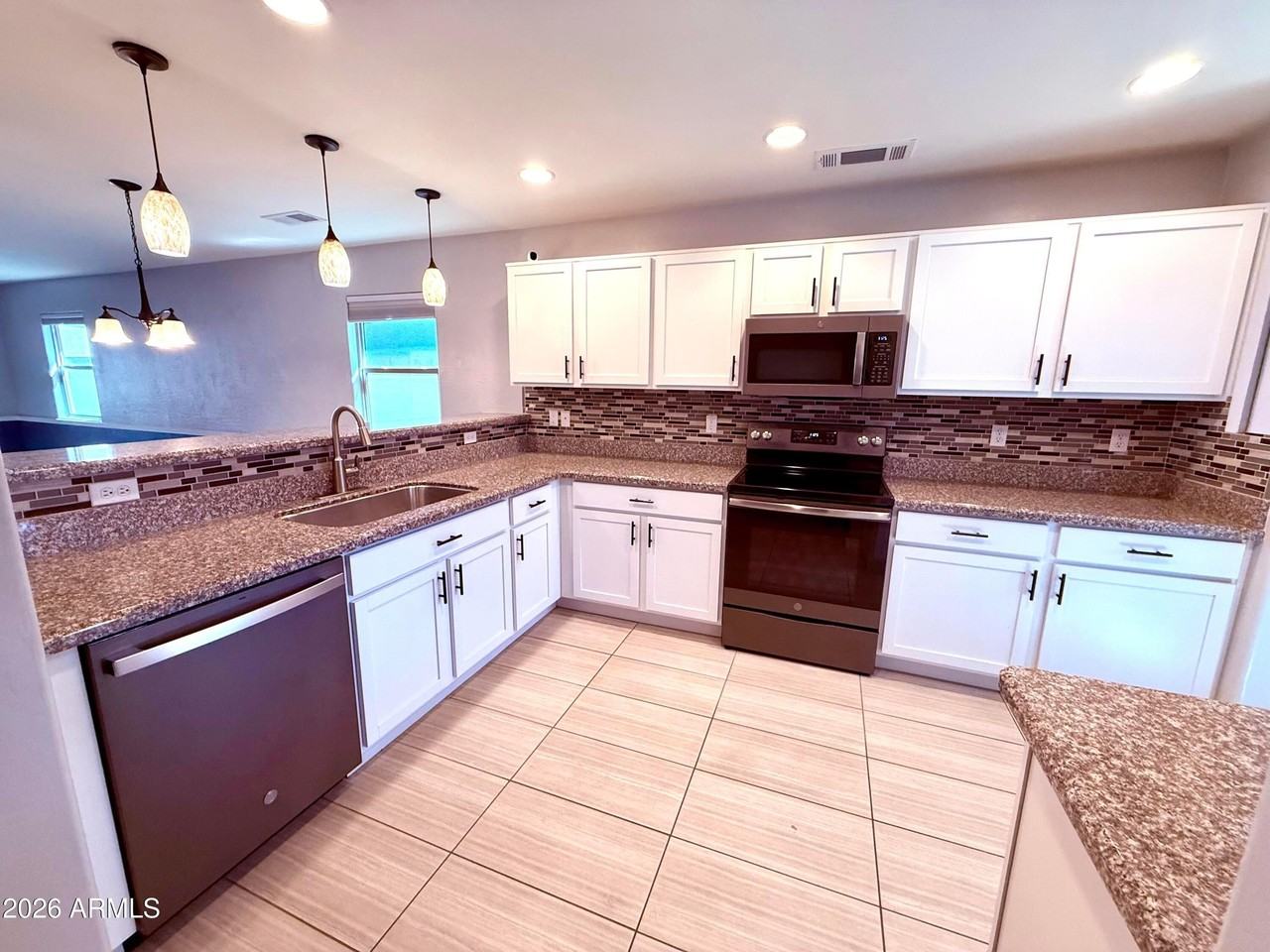 1884 W Expressman St - Photo 7 of 28