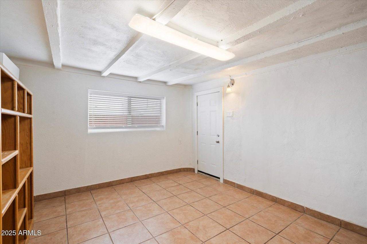703 W 1st Pl #2 - Photo 3 of 10