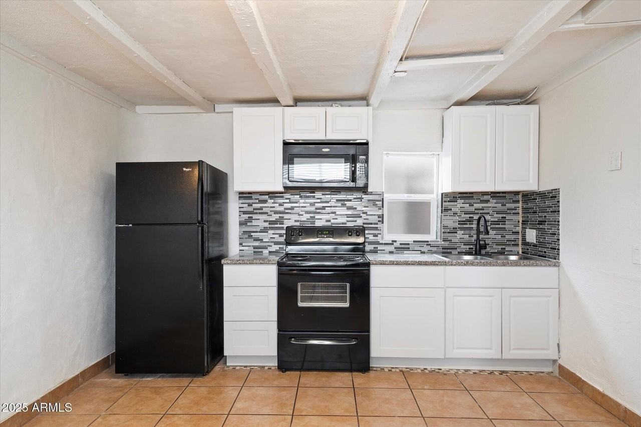 703 W 1st Pl #2 - Photo 6 of 10
