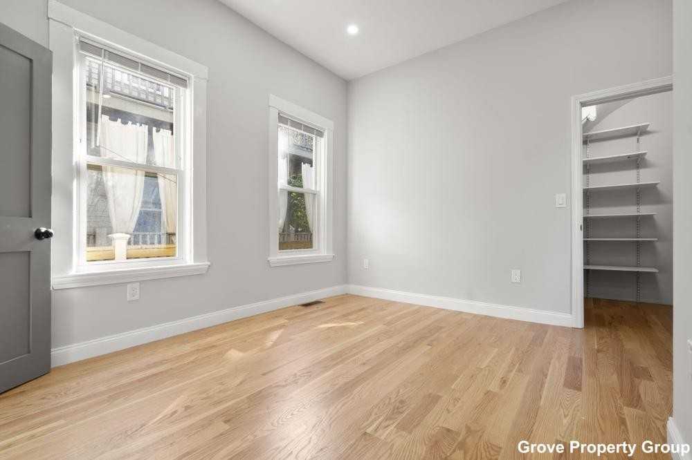 531 E 5th St - Photo 3 of 9