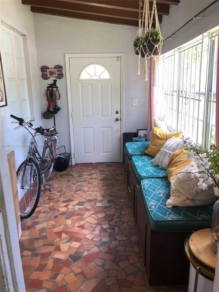 551 Ne 69th St #1-2 - Photo 2 of 15